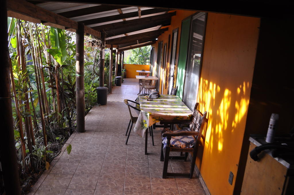 Kona Tau Hostelling Hanga Roa Exterior photo